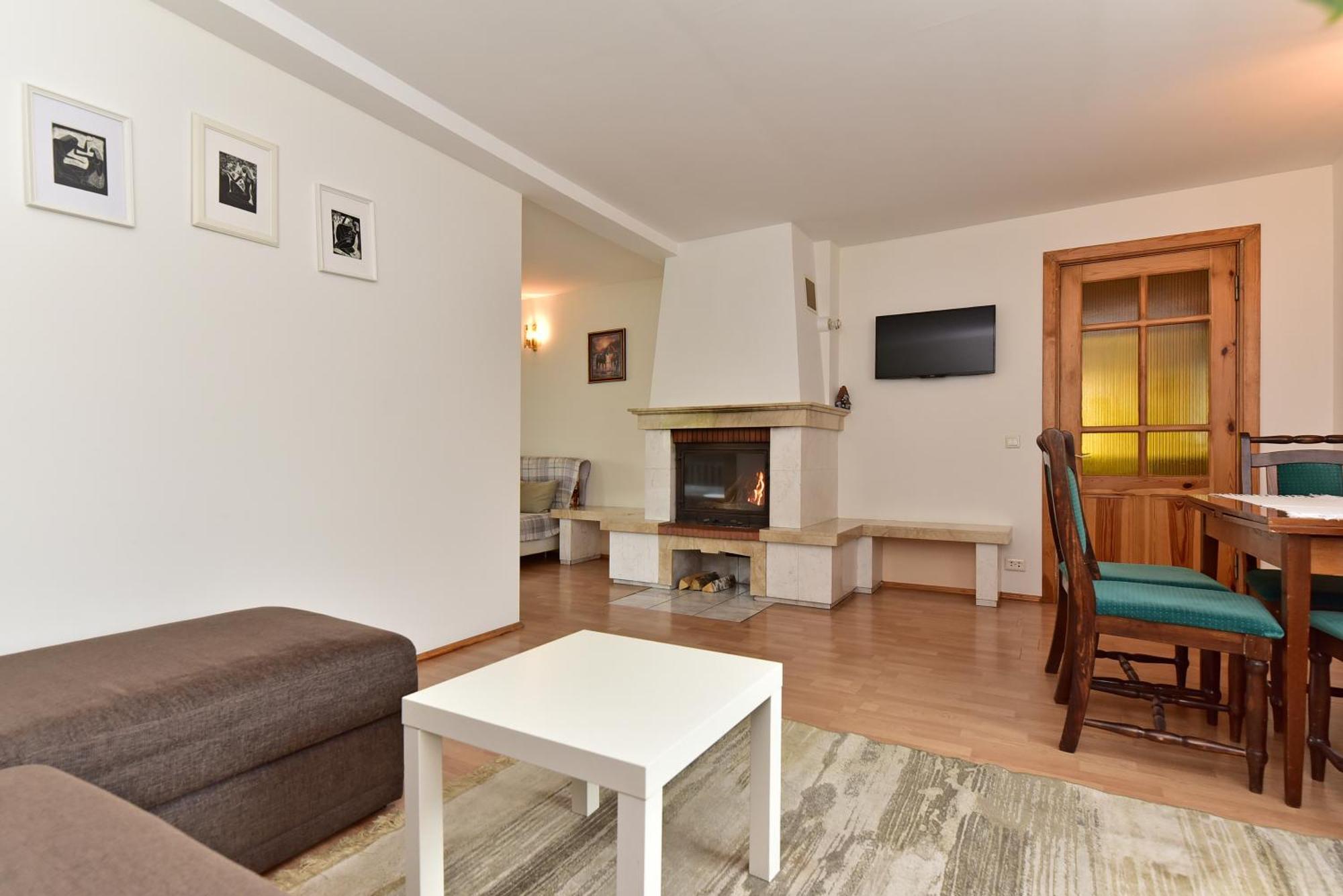 Augutes Zurlienes Apartamentai Trakai Buitenkant foto